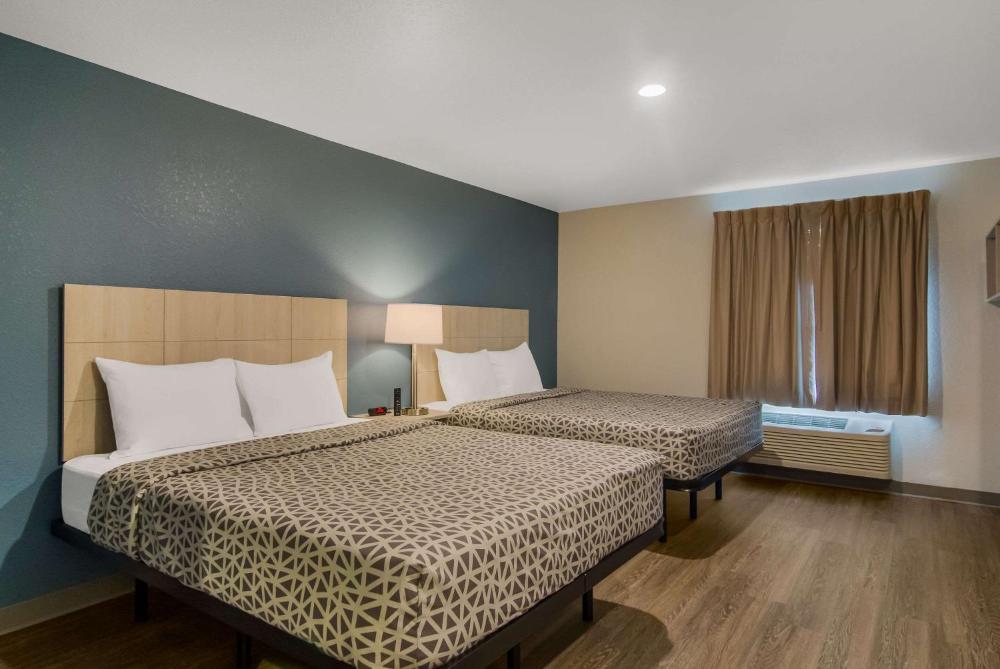 QUEEN SUITE W DISHWASHER (DISHES/COOKWARE INCLUDED) interior